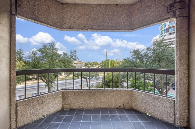 2001 Holcombe Boulevard 303, Houston, TX 77030