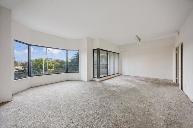 2001 Holcombe Boulevard 303, Houston, TX 77030