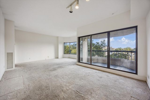 2001 Holcombe Boulevard 303, Houston, TX 77030