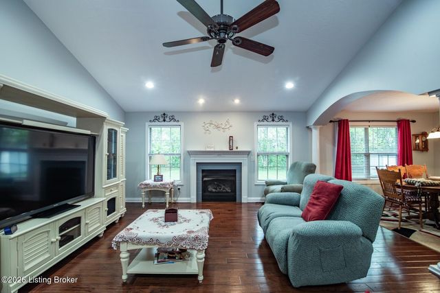 604 Memory Ln, Elizabethtown, KY 42701