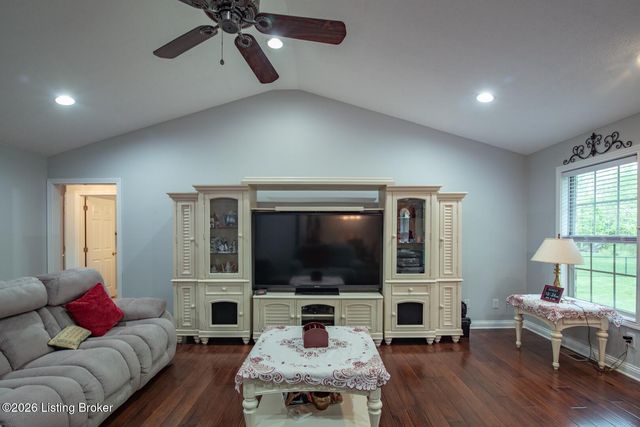 604 Memory Ln, Elizabethtown, KY 42701