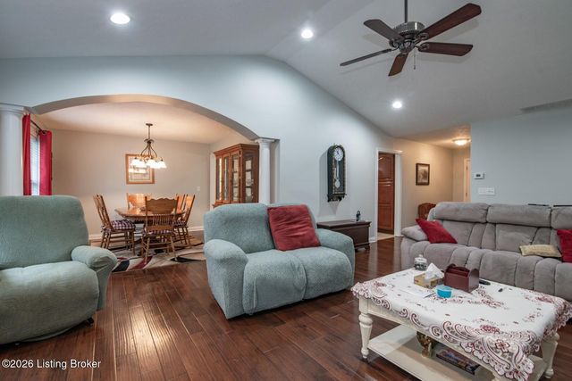 604 Memory Ln, Elizabethtown, KY 42701