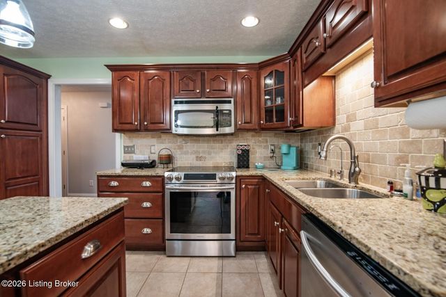 604 Memory Ln, Elizabethtown, KY 42701
