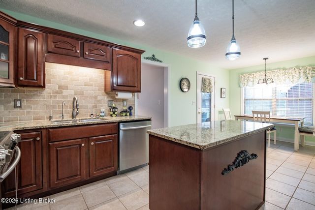 604 Memory Ln, Elizabethtown, KY 42701