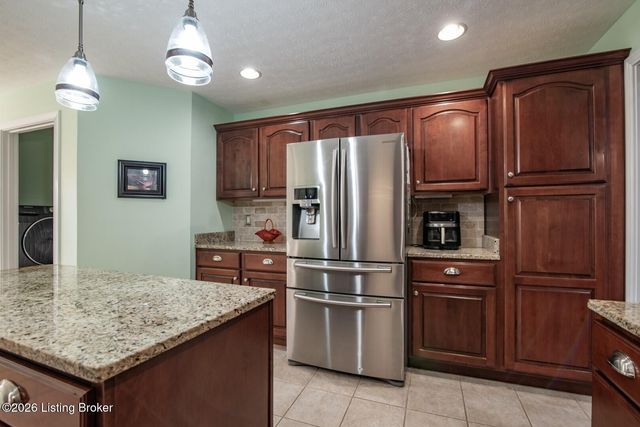 604 Memory Ln, Elizabethtown, KY 42701