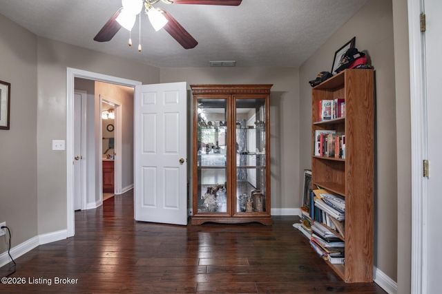 604 Memory Ln, Elizabethtown, KY 42701
