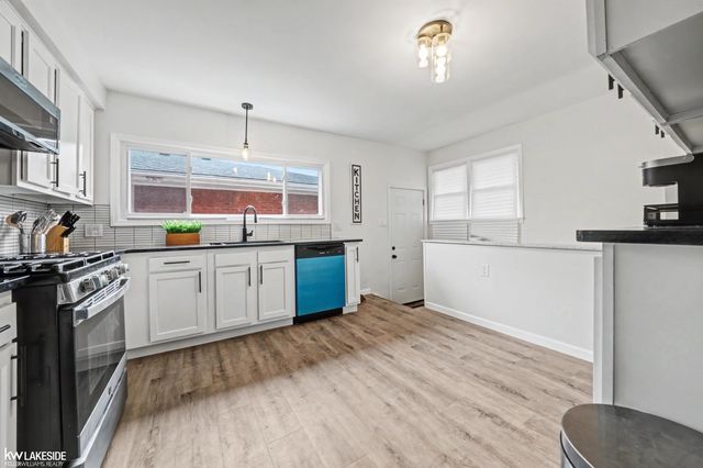 19637 Country Club Drive, Harper Woods, MI 48225