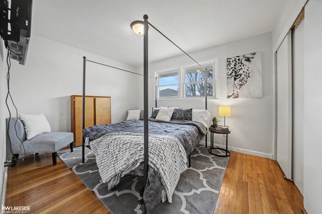 19637 Country Club Drive, Harper Woods, MI 48225