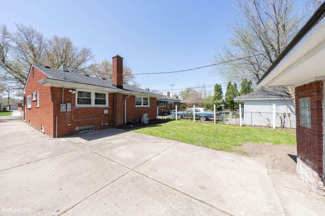 19637 Country Club Drive, Harper Woods, MI 48225