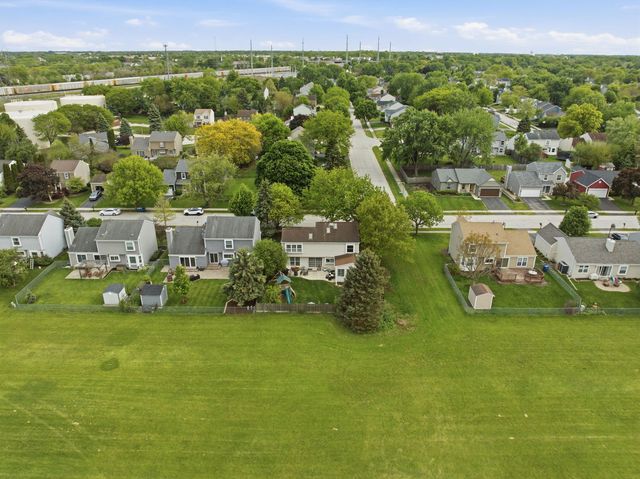 3128 Portland Court, Aurora, IL 60504