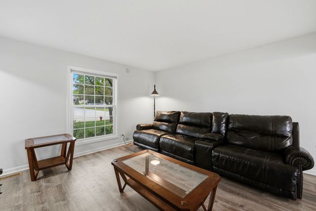 3128 Portland Court, Aurora, IL 60504