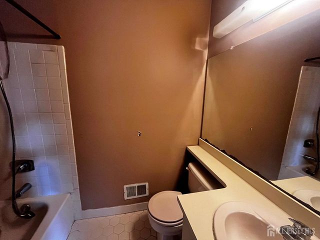 260 Palombi Court, East Brunswick, NJ 08816