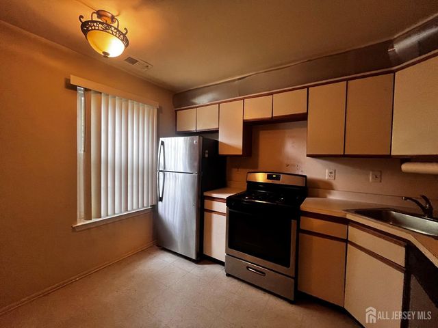 260 Palombi Court, East Brunswick, NJ 08816