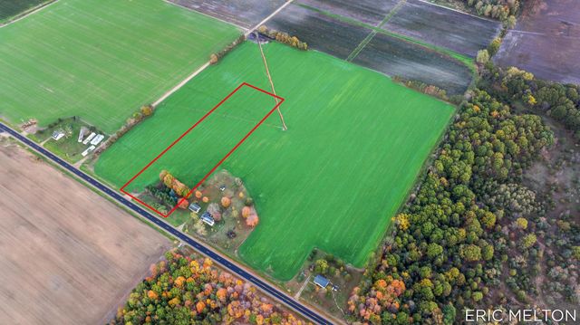 529 68th Street 1, South Haven, MI 49090