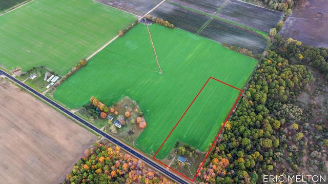 529 68th Street 1, South Haven, MI 49090