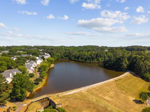 306 Knightsborough Way, Apex, NC 27502