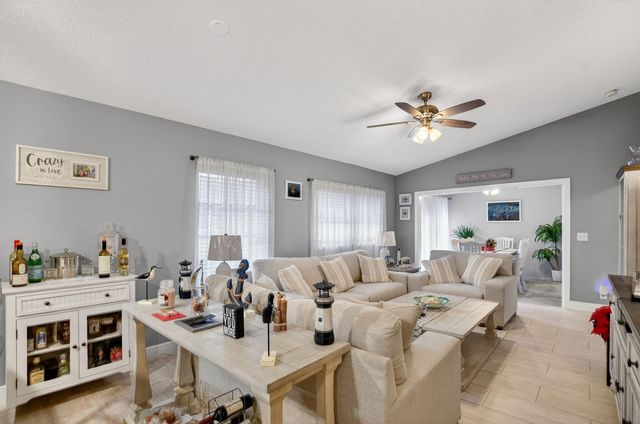 8081 Springtree Road, Boca Raton, FL 33496