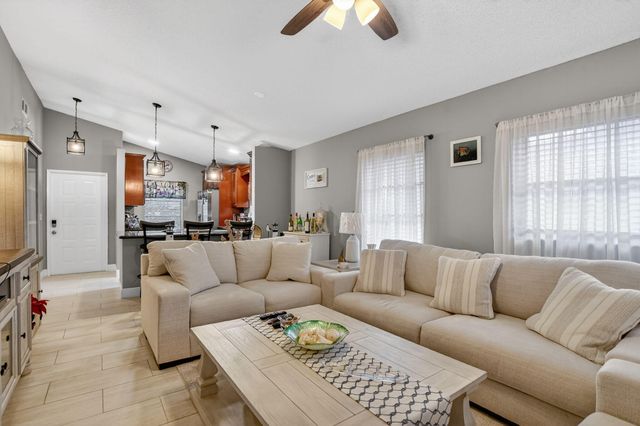 8081 Springtree Road, Boca Raton, FL 33496