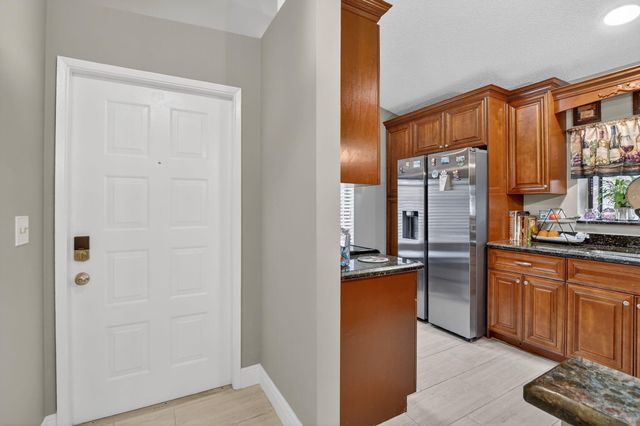 8081 Springtree Road, Boca Raton, FL 33496