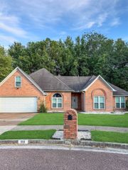 910 SUGAR CV, Collierville, TN 38017