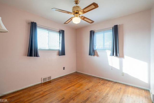 2159 Parliament Drive, Sterling Heights, MI 48310