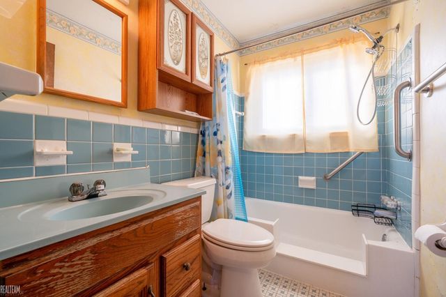 2159 Parliament Drive, Sterling Heights, MI 48310