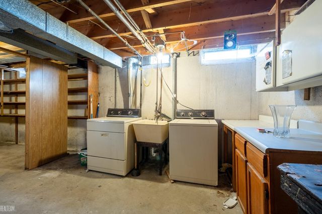 2159 Parliament Drive, Sterling Heights, MI 48310