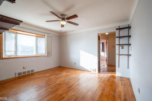 2159 Parliament Drive, Sterling Heights, MI 48310