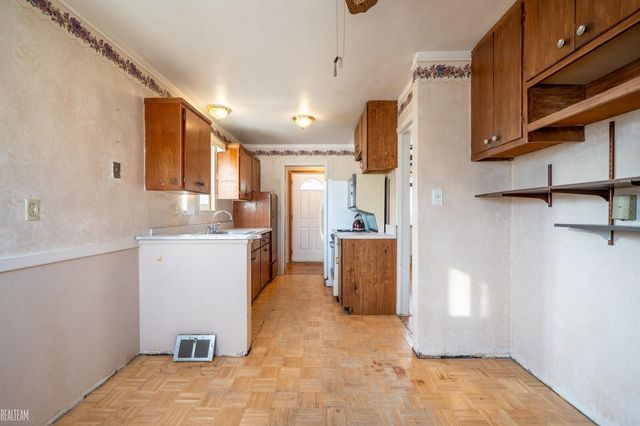 2159 Parliament Drive, Sterling Heights, MI 48310