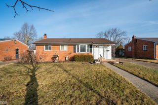 2159 Parliament Drive, Sterling Heights, MI 48310