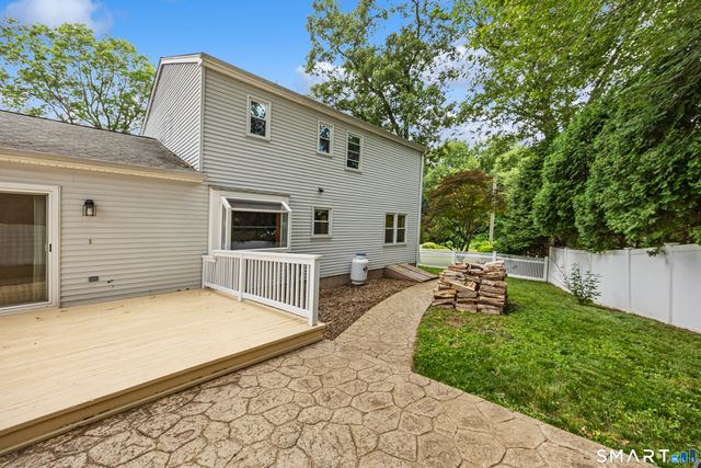 14 Colonial Court, Cheshire, CT 06410