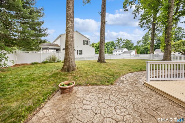 14 Colonial Court, Cheshire, CT 06410