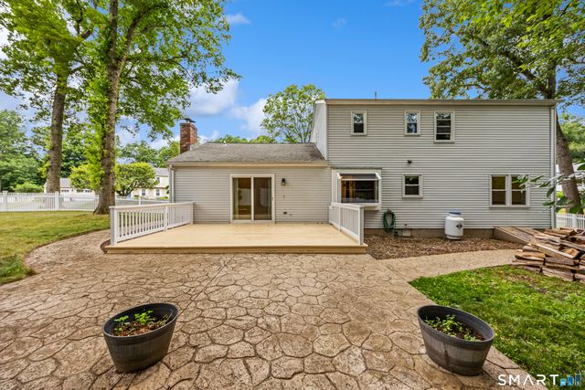 14 Colonial Court, Cheshire, CT 06410
