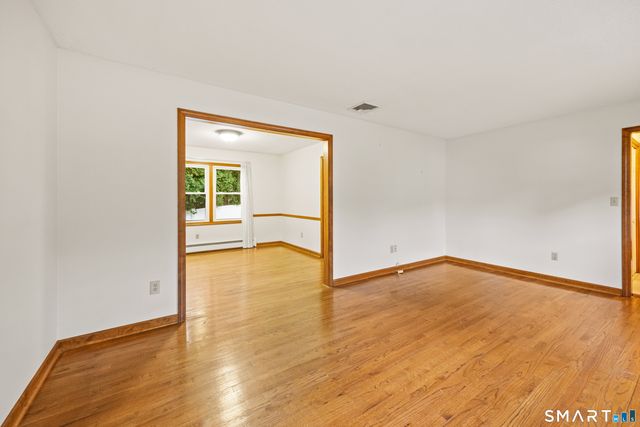 14 Colonial Court, Cheshire, CT 06410