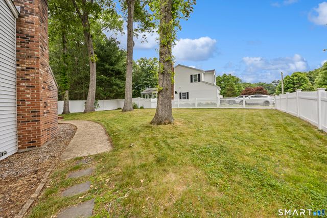 14 Colonial Court, Cheshire, CT 06410