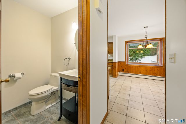 14 Colonial Court, Cheshire, CT 06410