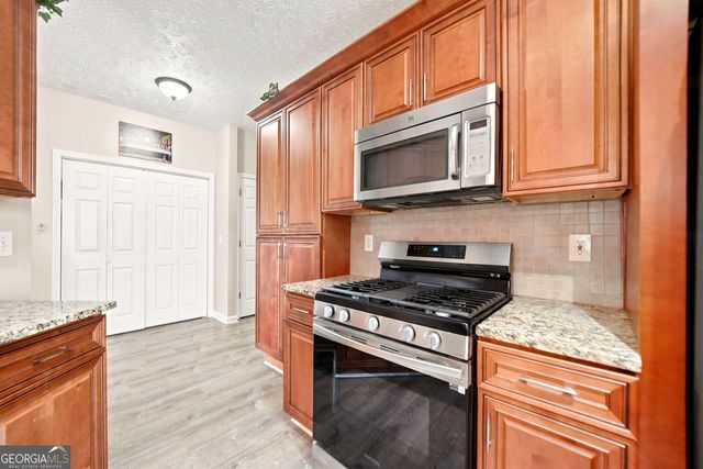 216 Lee Court, Canton, GA 30115
