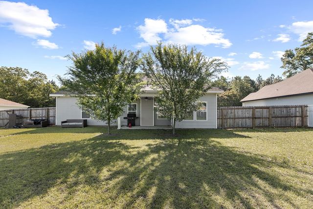 232 Highland Rd, Slocomb, AL 36375