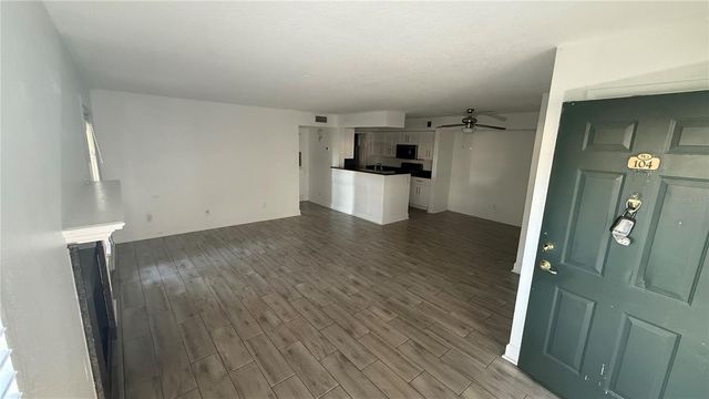 5587 DEVONBRIAR WAY J104, Orlando, FL 32822