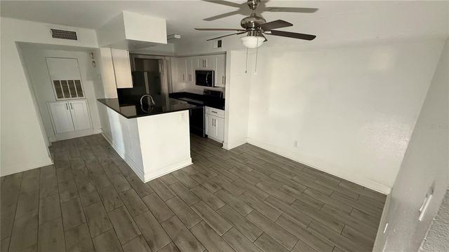 5587 DEVONBRIAR WAY J104, Orlando, FL 32822
