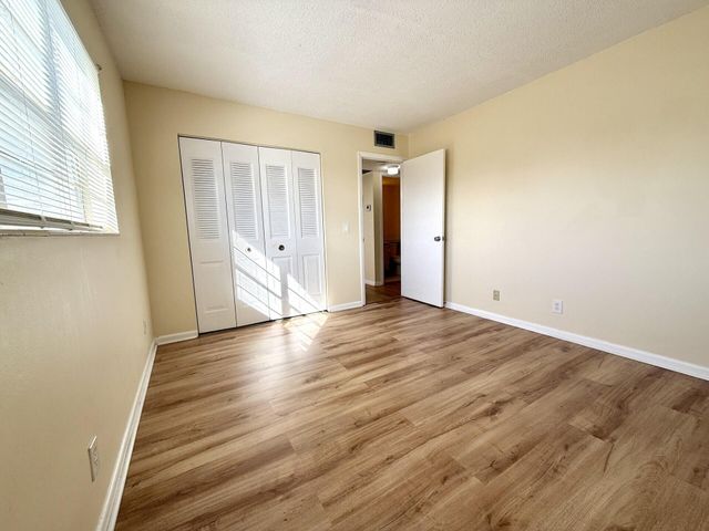 241 Sheffield J, West Palm Beach, FL 33417