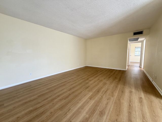 241 Sheffield J, West Palm Beach, FL 33417