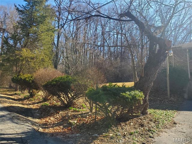 9005 Lebanon Road, Belleville, IL 62223