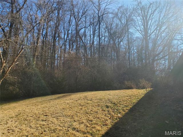 9005 Lebanon Road, Belleville, IL 62223