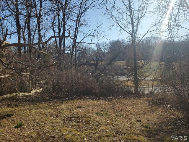 9005 Lebanon Road, Belleville, IL 62223