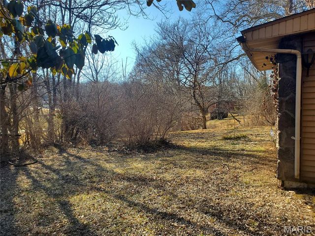 9005 Lebanon Road, Belleville, IL 62223