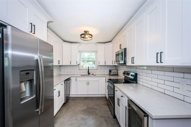 618 40TH AVENUE N, St Petersburg, FL 33703