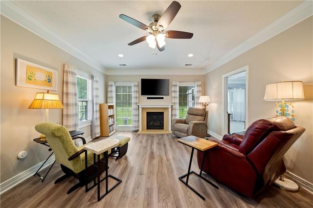 2709 NE Sonora Valley Drive, Blue Springs, MO 64014