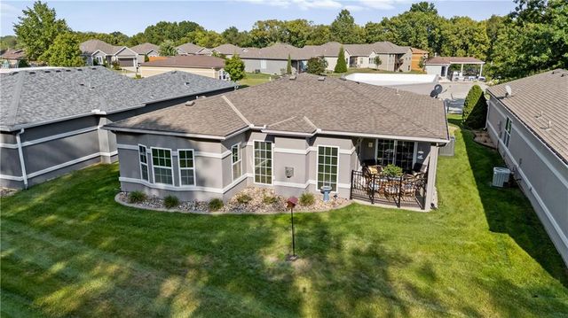 2709 NE Sonora Valley Drive, Blue Springs, MO 64014