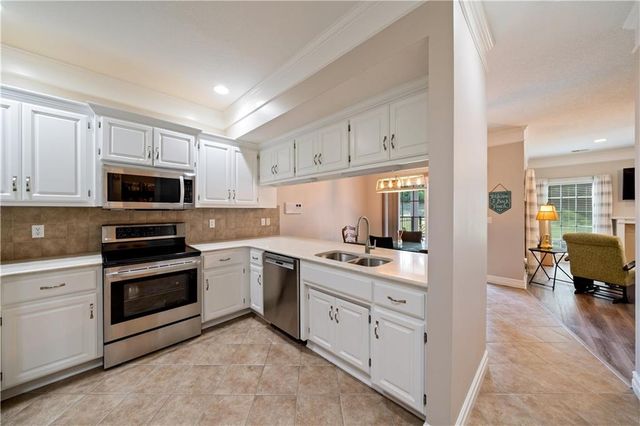2709 NE Sonora Valley Drive, Blue Springs, MO 64014